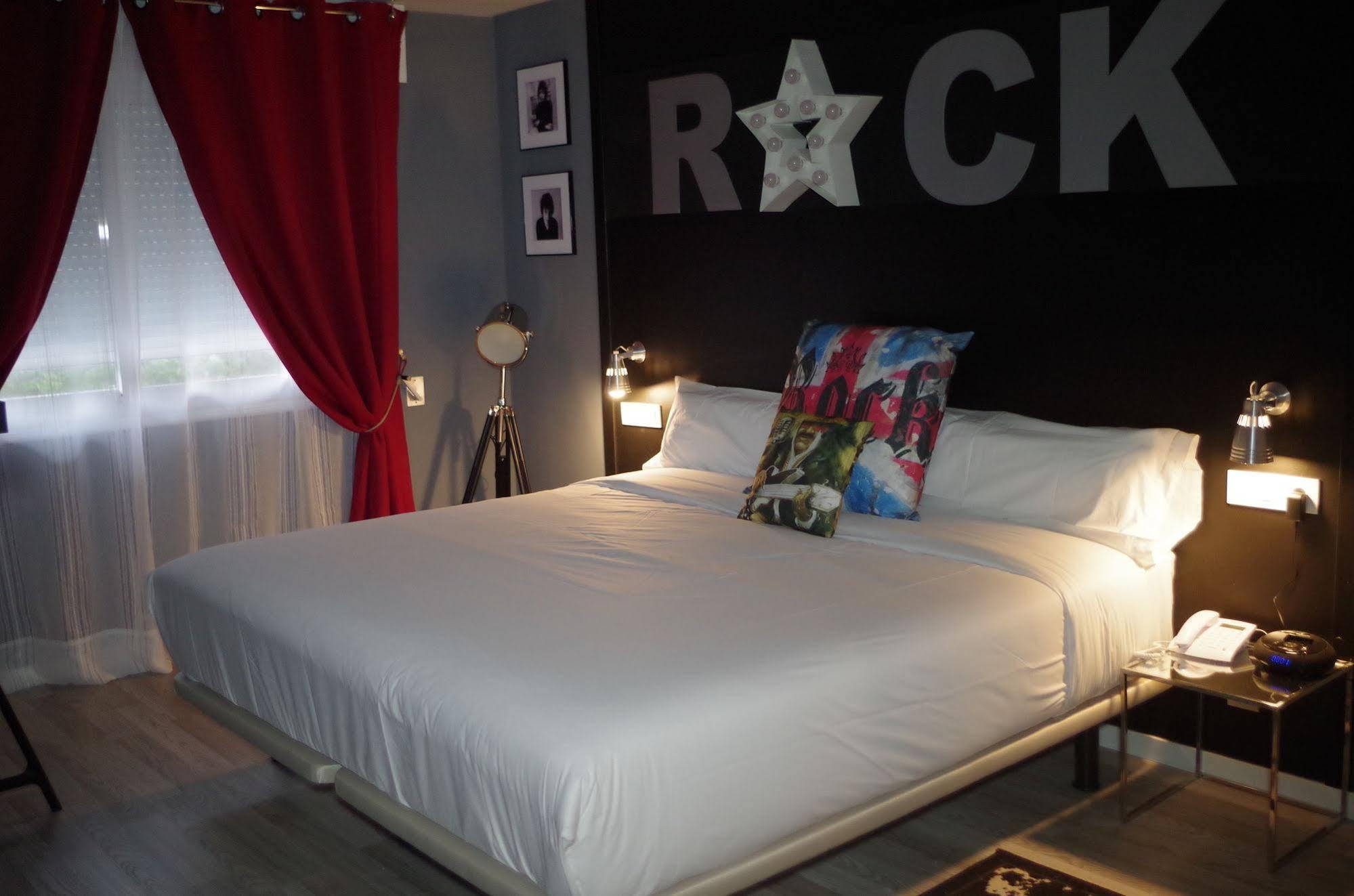 Hotel Apartamentos Rock Star Taboadela エクステリア 写真
